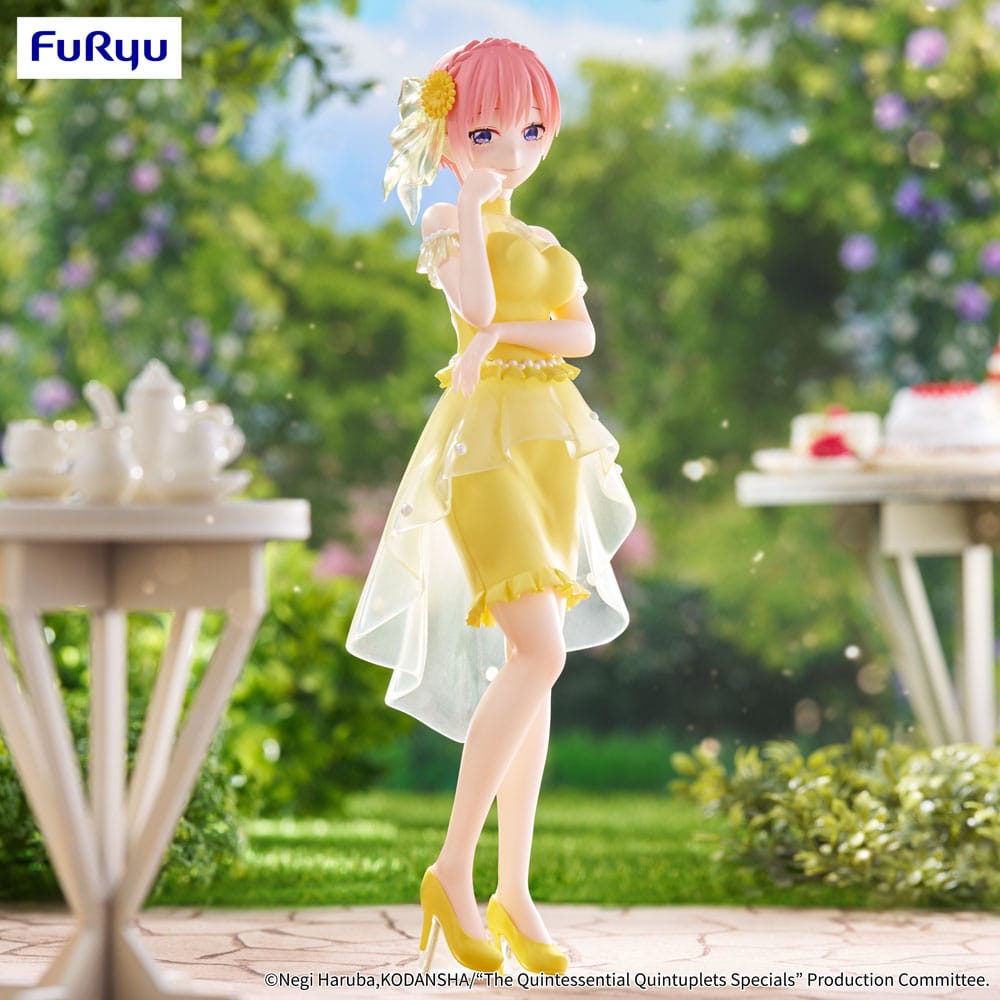 Het typische Quintuplets Trio-try-it PVC-standbeeld Nakano Ichika Pastel Dress ver. 21 cm