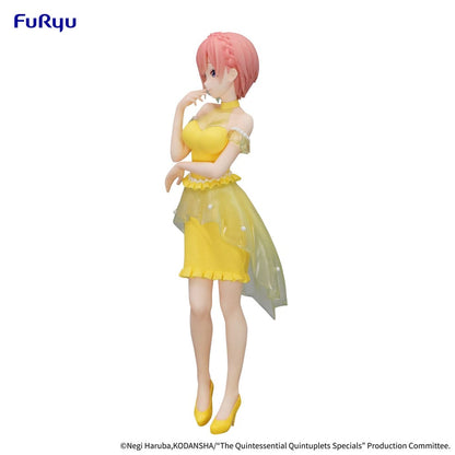 Het typische Quintuplets Trio-try-it PVC-standbeeld Nakano Ichika Pastel Dress ver. 21 cm