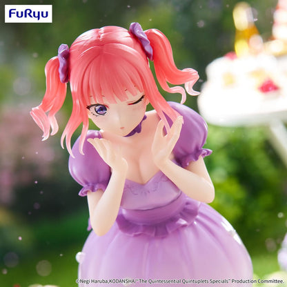 Het typische Quintuplets Trio-try-it PVC standbeeld Nakano Nino Pastel Dress ver. 21 cm