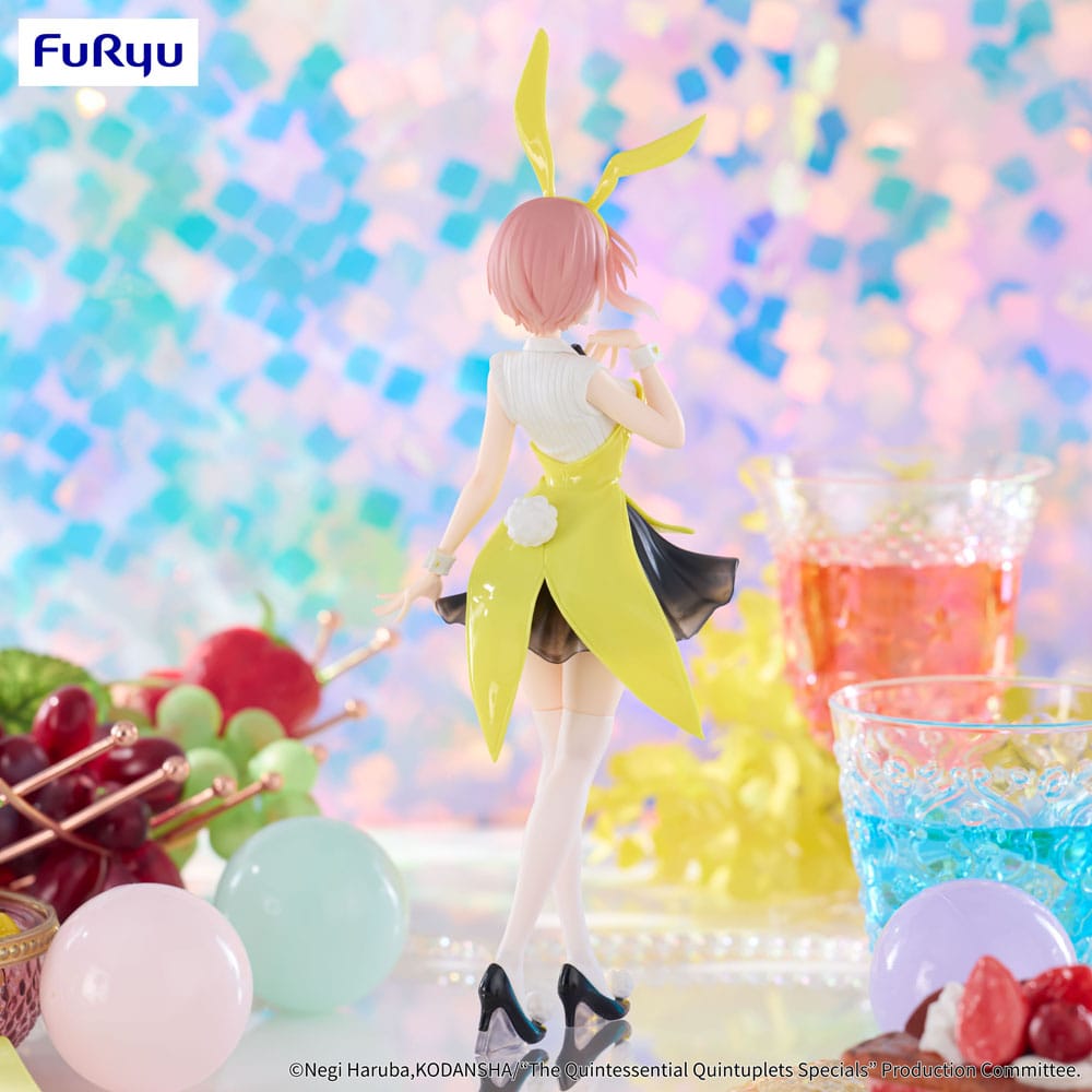Het typische Quintuplets Trio-try-it PVC standbeeld Nakano Ichika Bunnies ver. Een andere kleur 24 cm