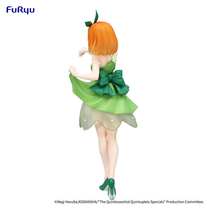 Het typische Quintuplets Trio-try-it PVC standbeeld Nakano Yotsuba Pastel Dress ver. 22 cm
