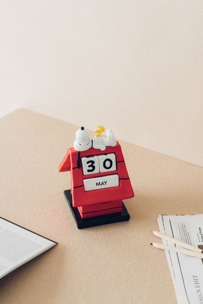 Peanuts 3D eeuwigdurende kalender Snoopy Doghouse