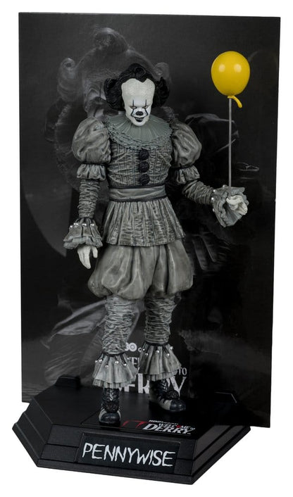 Het Welcome to Derry Movie Maniacs Figuur Pennywise (zwart-wit) 16 cm