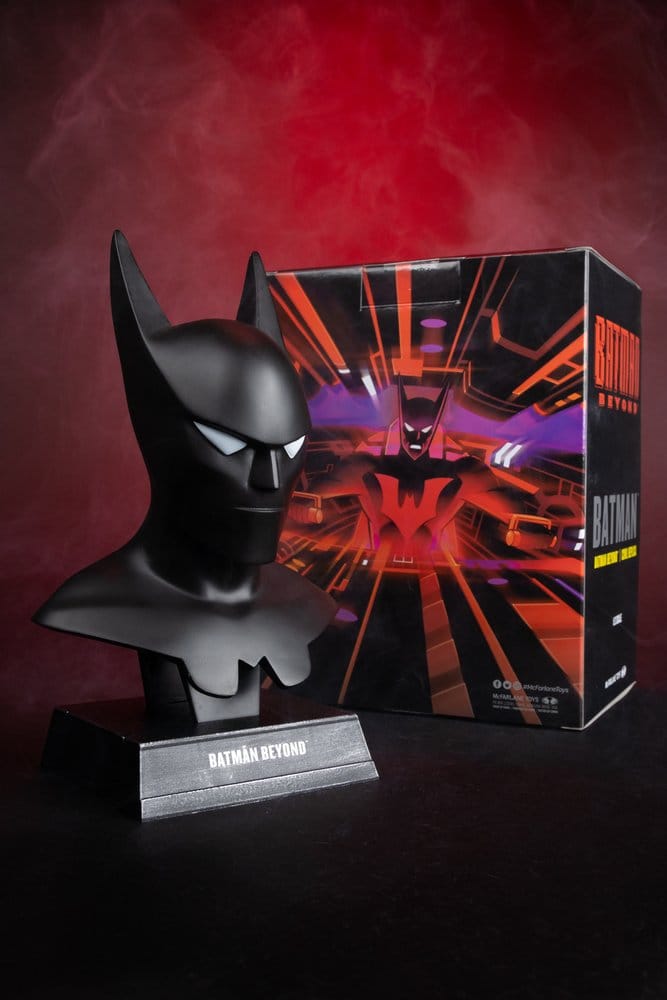 DC Direct Prop Replica 1/3 Batman Cowl (Batman Beyond Animated) 18 cm