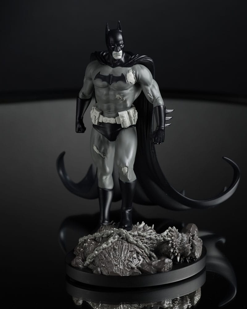 DC Direct standbeeld 1/10 Batman door Bjorn Barends (Black White) 18 cm