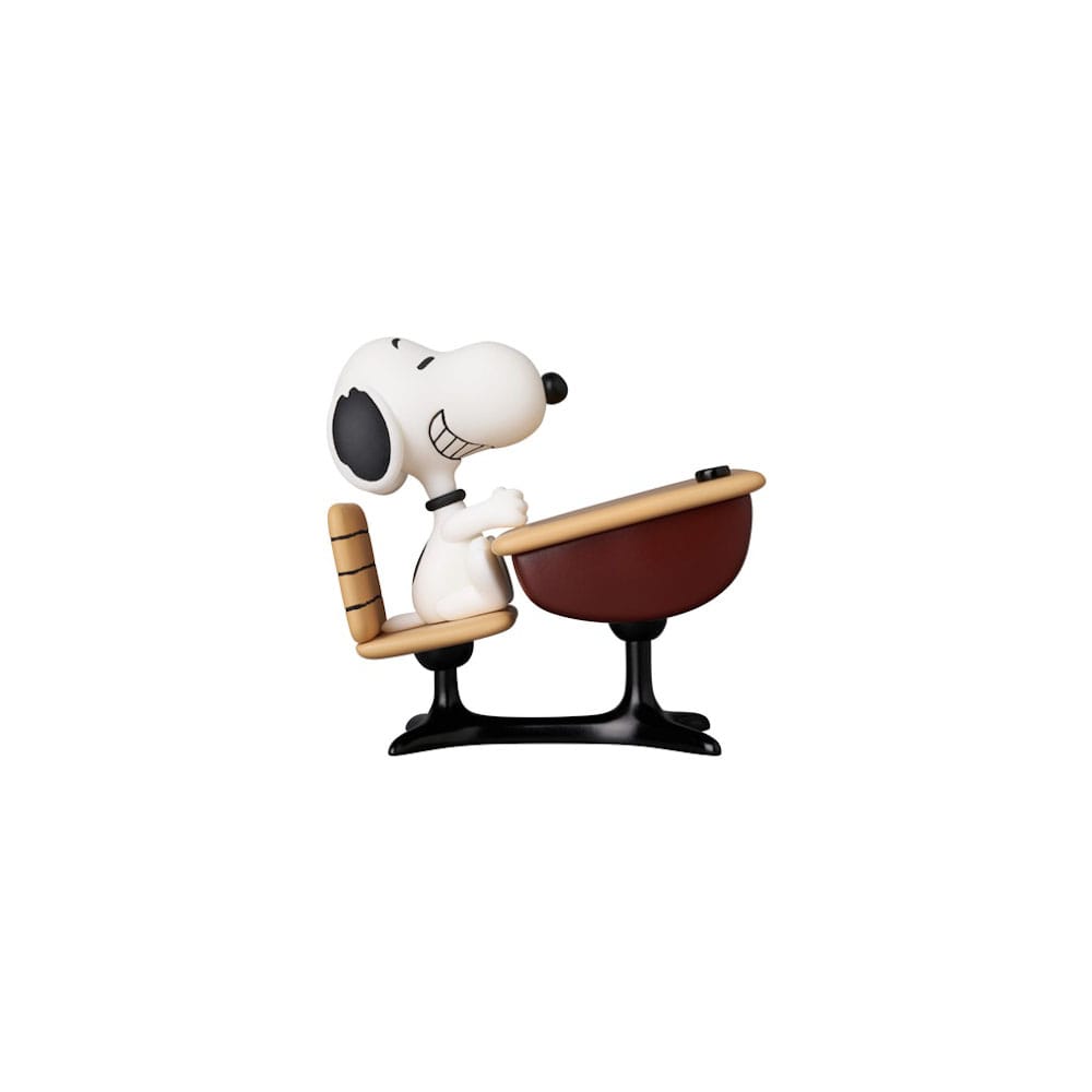 Peanuts UDF Series 18 Minifiguur Snoopy met bureau 9 cm