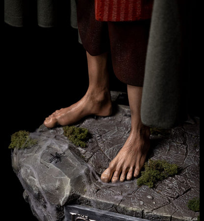Lord of the Rings Life-Size Standue Frodo 152 cm