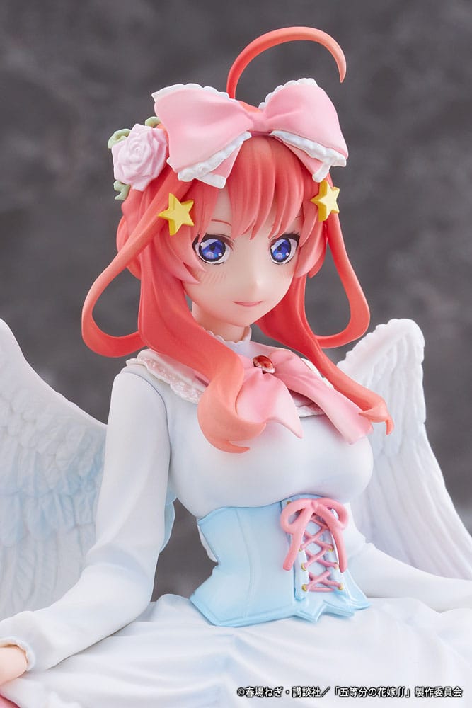 Het typische Quintuplets PVC -standbeeld 1/7 Nakano Itsuki Angel ver. 26 cm