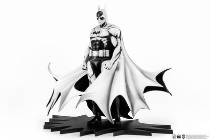 Batman PX PVC-beeld 1/8 SDCC 2024 Batman Zwart-witversie 27 cm