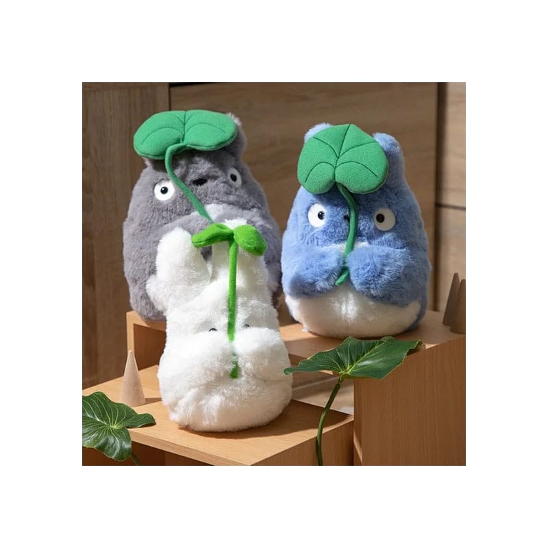 Mijn buur tot totoro nakayoshi pluche figuur medium totoro met blad 20 cm