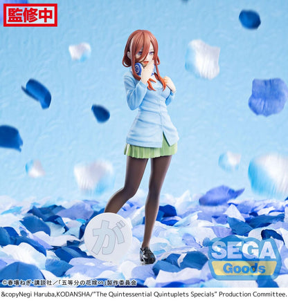 Het typische Quintuplets Specials Specials Luminasta PVC -standbeeld Miku Nakano 20 cm