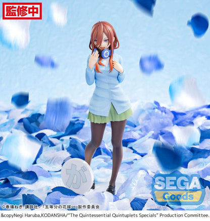 Het typische Quintuplets Specials Specials Luminasta PVC -standbeeld Miku Nakano 20 cm