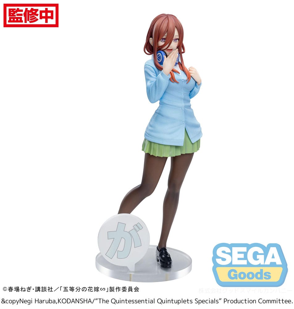 Het typische Quintuplets Specials Specials Luminasta PVC -standbeeld Miku Nakano 20 cm