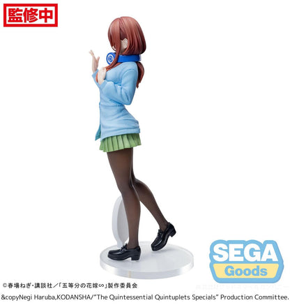 Het typische Quintuplets Specials Specials Luminasta PVC -standbeeld Miku Nakano 20 cm