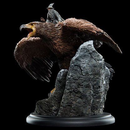 Lord of the Rings -standbeeld Gandalf op Gwaihir 15 cm