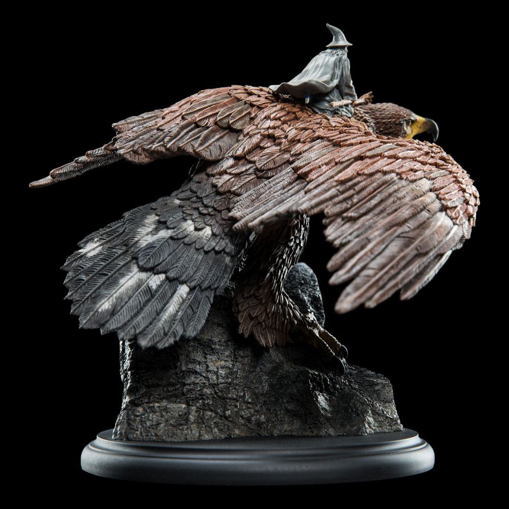 Lord of the Rings -standbeeld Gandalf op Gwaihir 15 cm