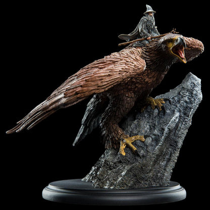 Lord of the Rings -standbeeld Gandalf op Gwaihir 15 cm