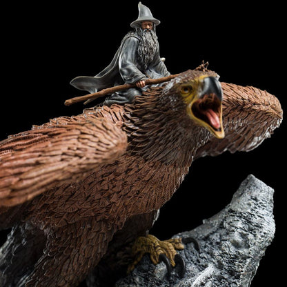 Lord of the Rings -standbeeld Gandalf op Gwaihir 15 cm